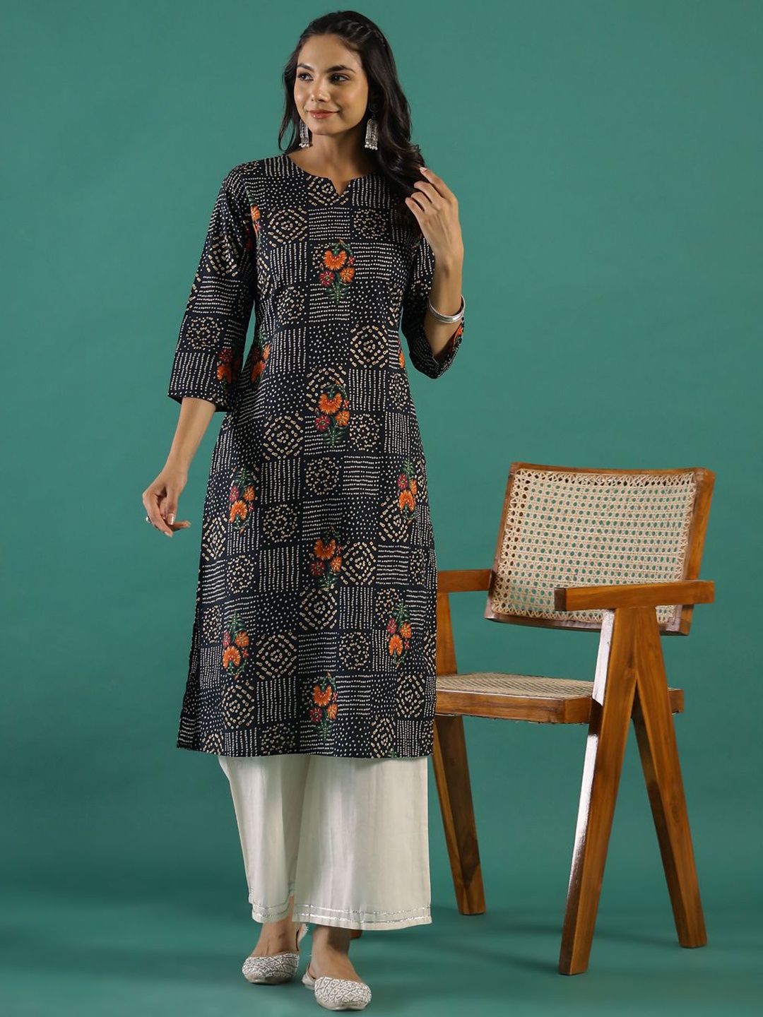 

Sangria Black Floral Printed Notch Neck Pure Cotton Kurta