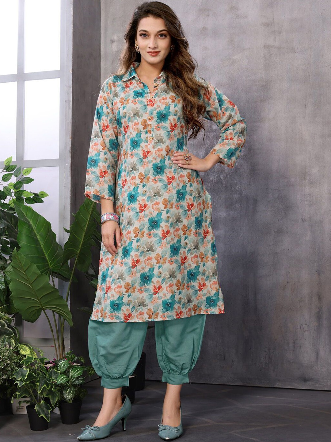 

SHISHKALA Floral Printed Shirt Collar Pure Cotton Straight Kurta With Salwar, White