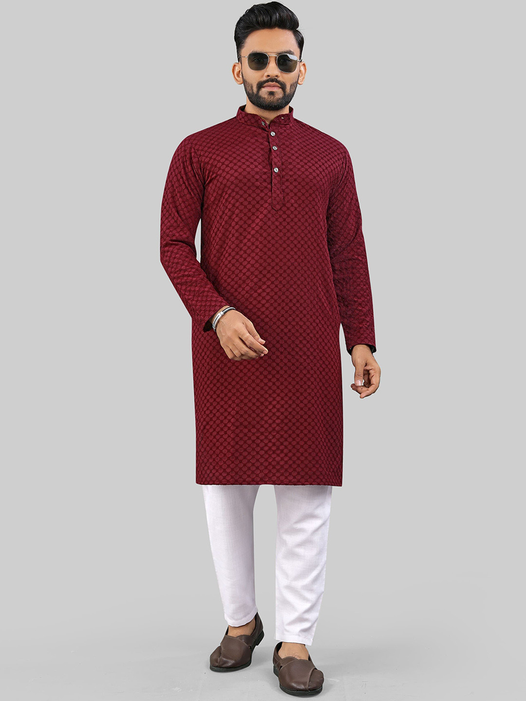 

CHARLOTTE GRACIOUS Geometric Printed Embordered Mandarin Collar Straight Kurta, Maroon