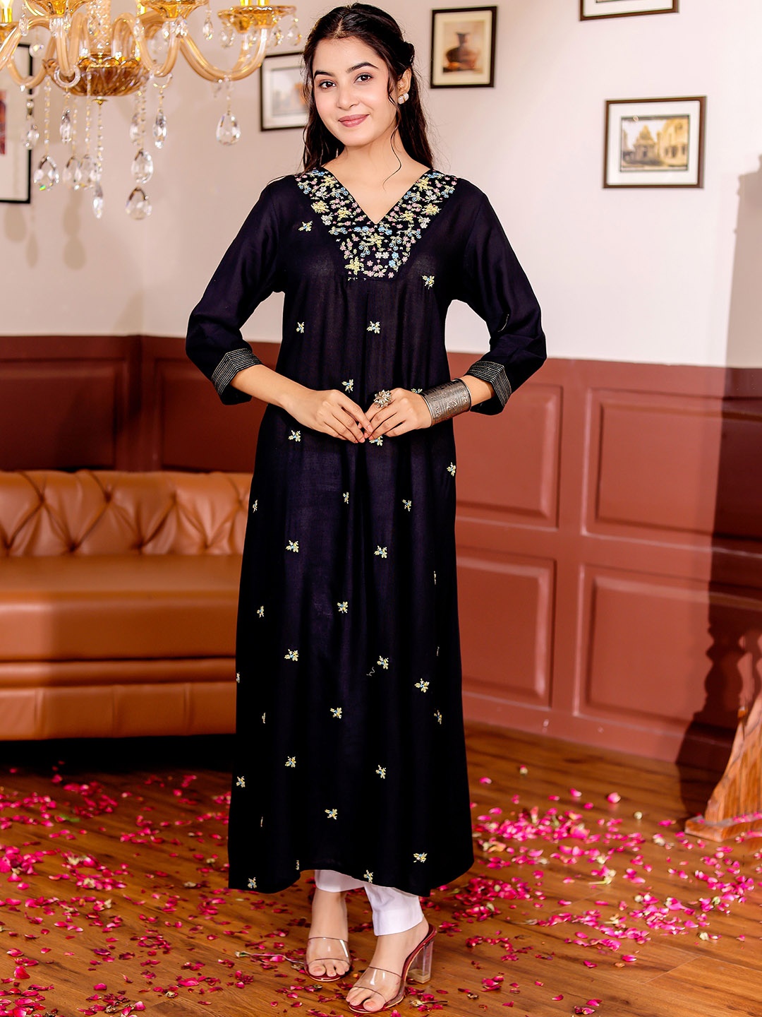 

VASVI Floral Embroidered Thread Work V-Neck A-line Kurta, Black