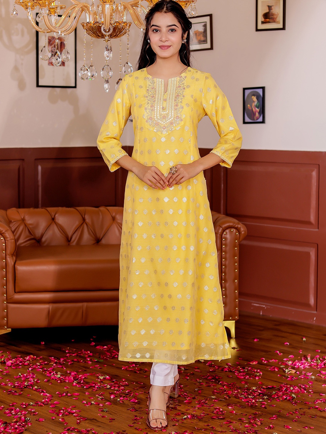 

VASVI Floral Embroidered Notch Neck Chanderi Silk Straight Kurta, Yellow