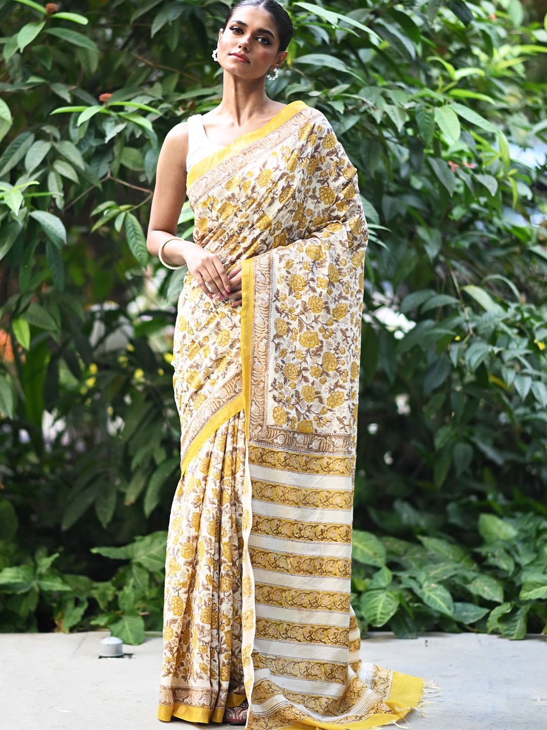 

Unnati Silks Floral Handloom Block Print Saree, Cream