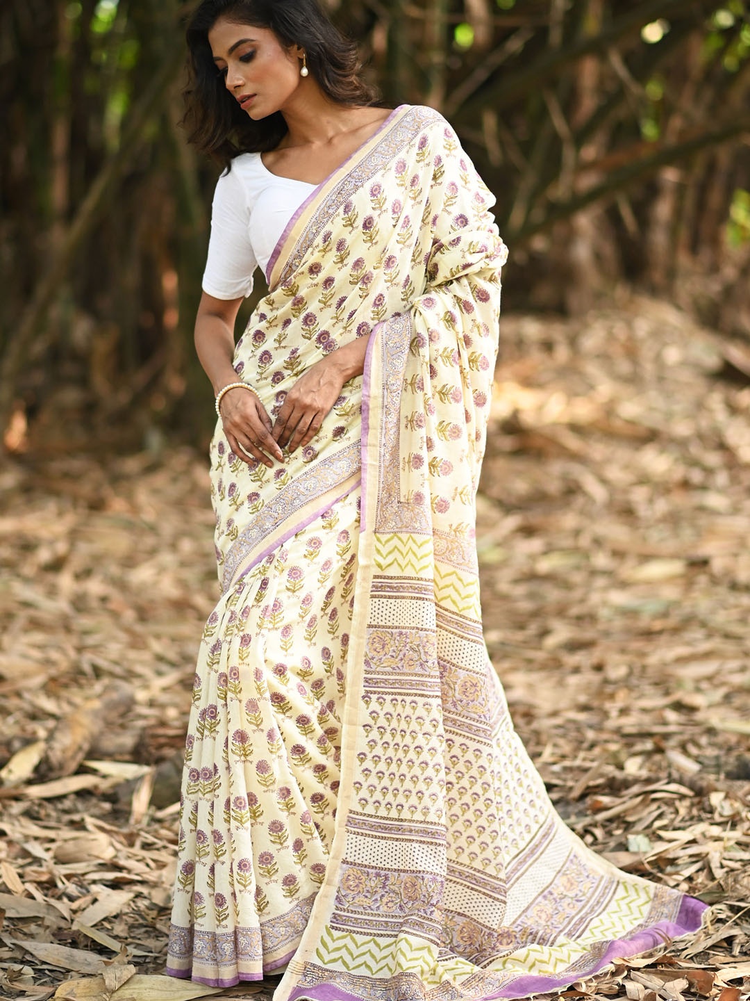 

Unnati Silks Floral Printed Handloom Block Print Saree, Cream