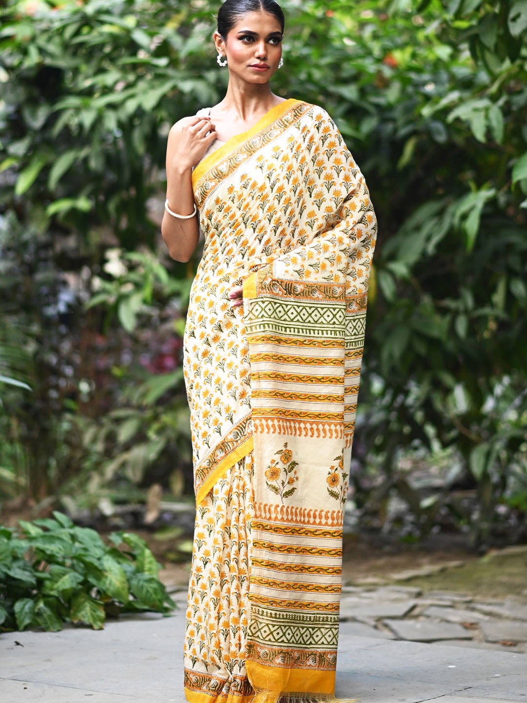

Unnati Silks Ethnic Motifs Handloom Block Print Saree, Cream