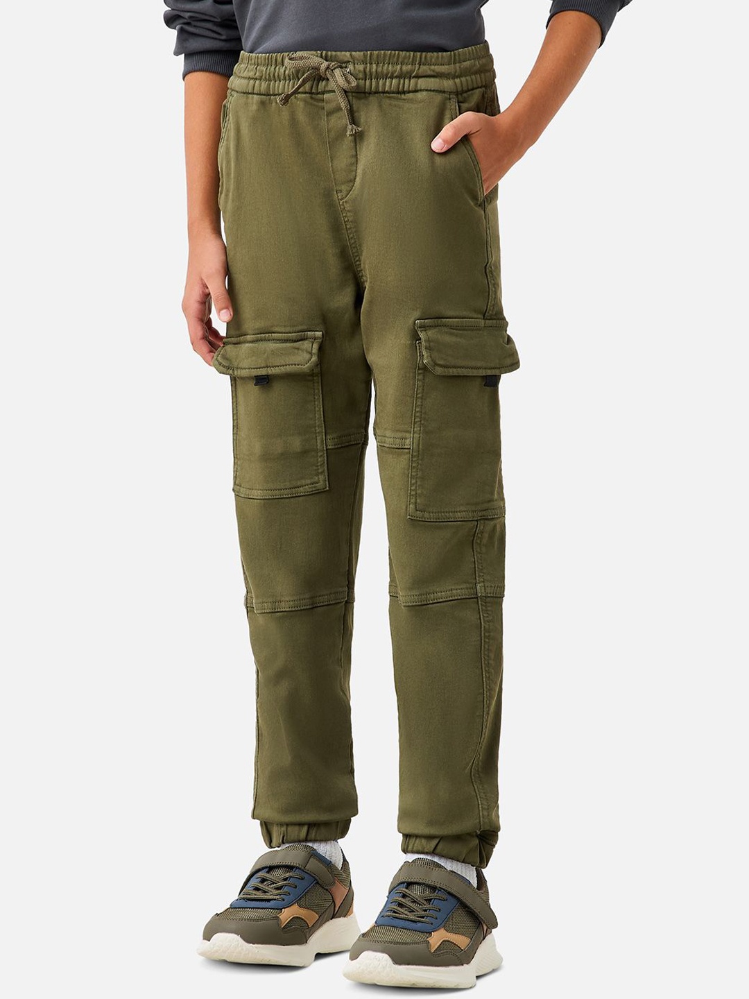 

Juniors by Babyshop Boys Cotton Wrinkle Free Mid-Rise Cargos Trousers, Olive