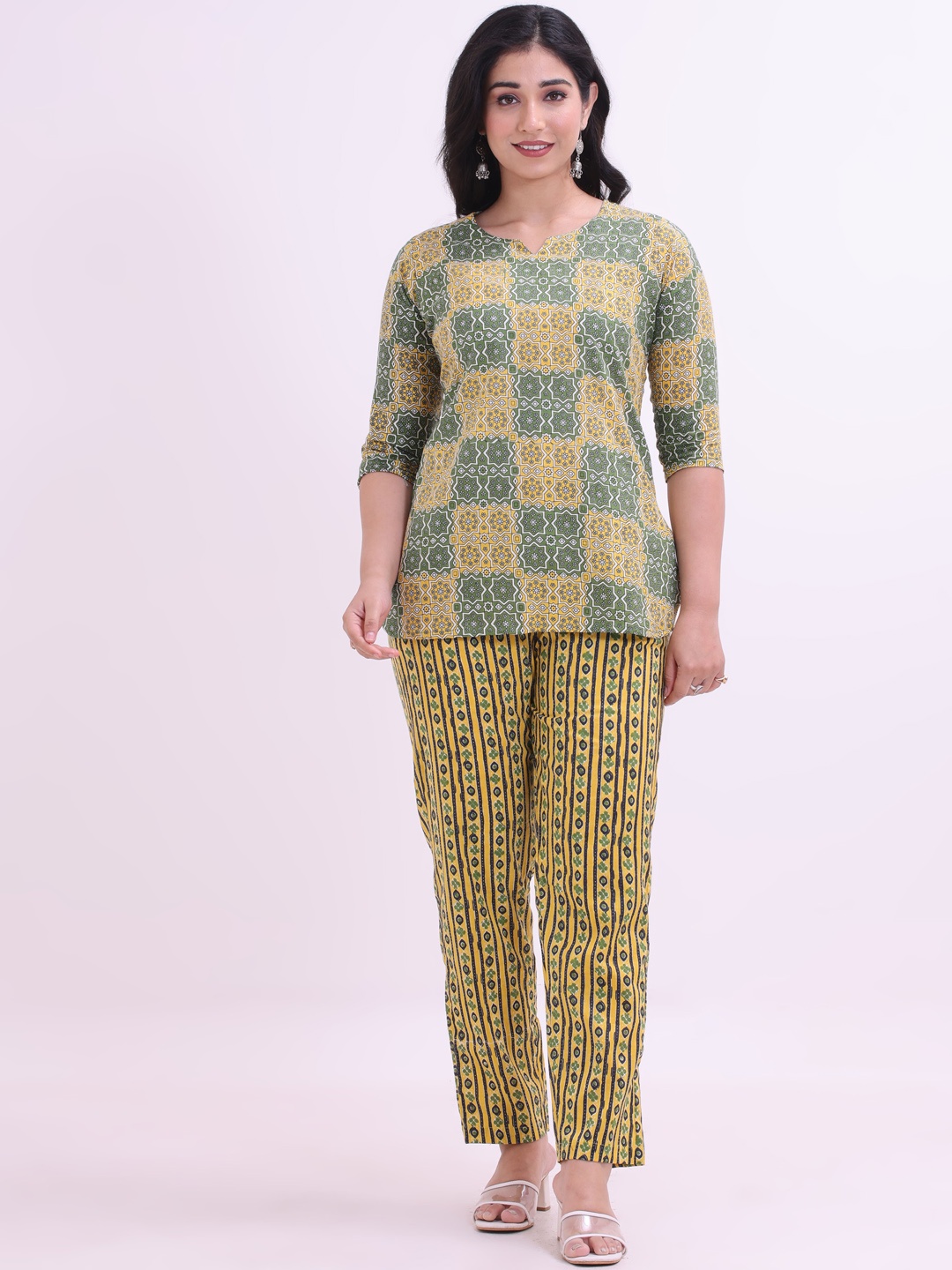 

Smartyhub Floral Printed Notch Neck Pure Cotton Top with Trousers, Green