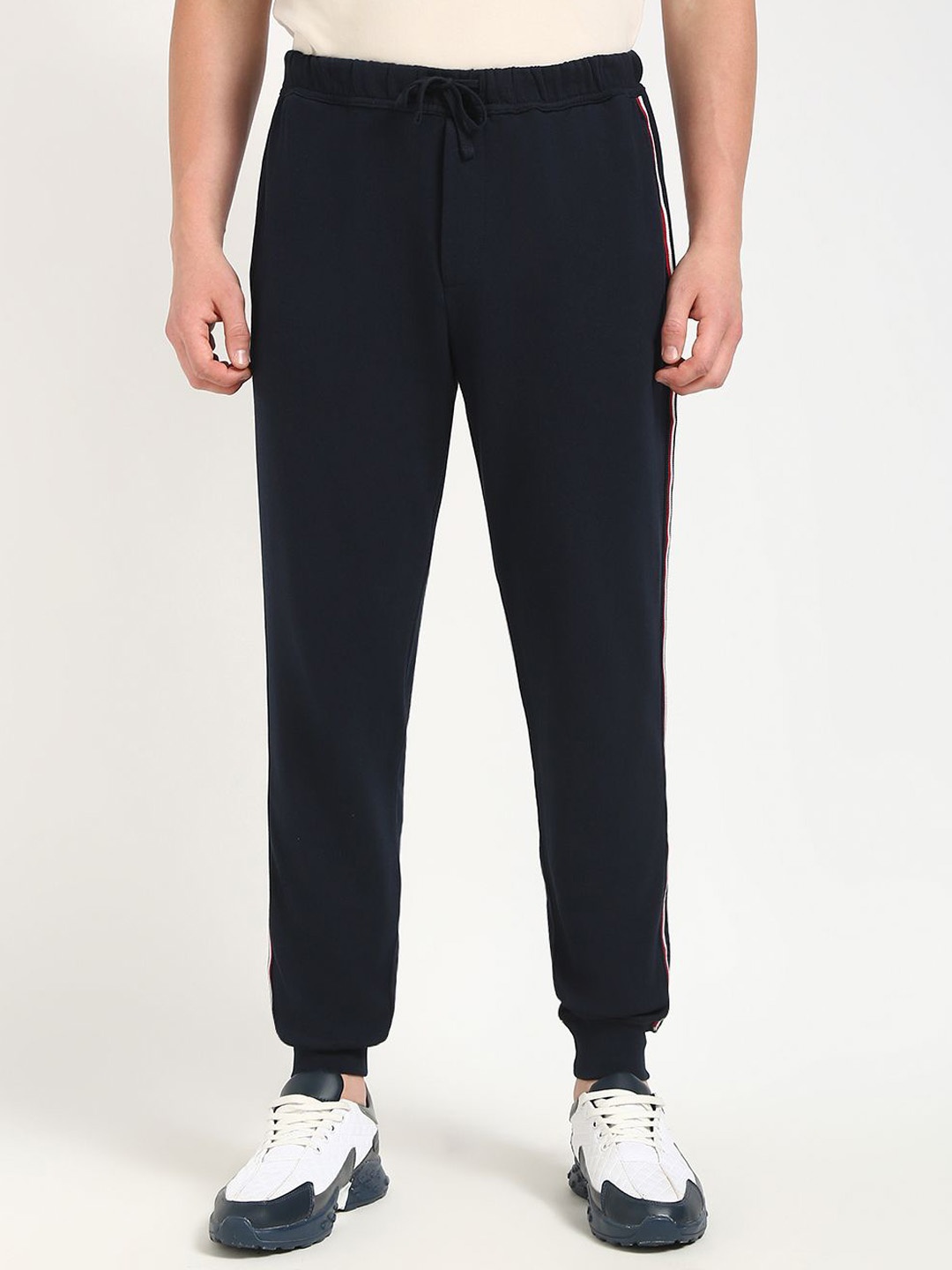

Tommy Hilfiger Men Pure Cotton Mid-rise Joggers, Blue