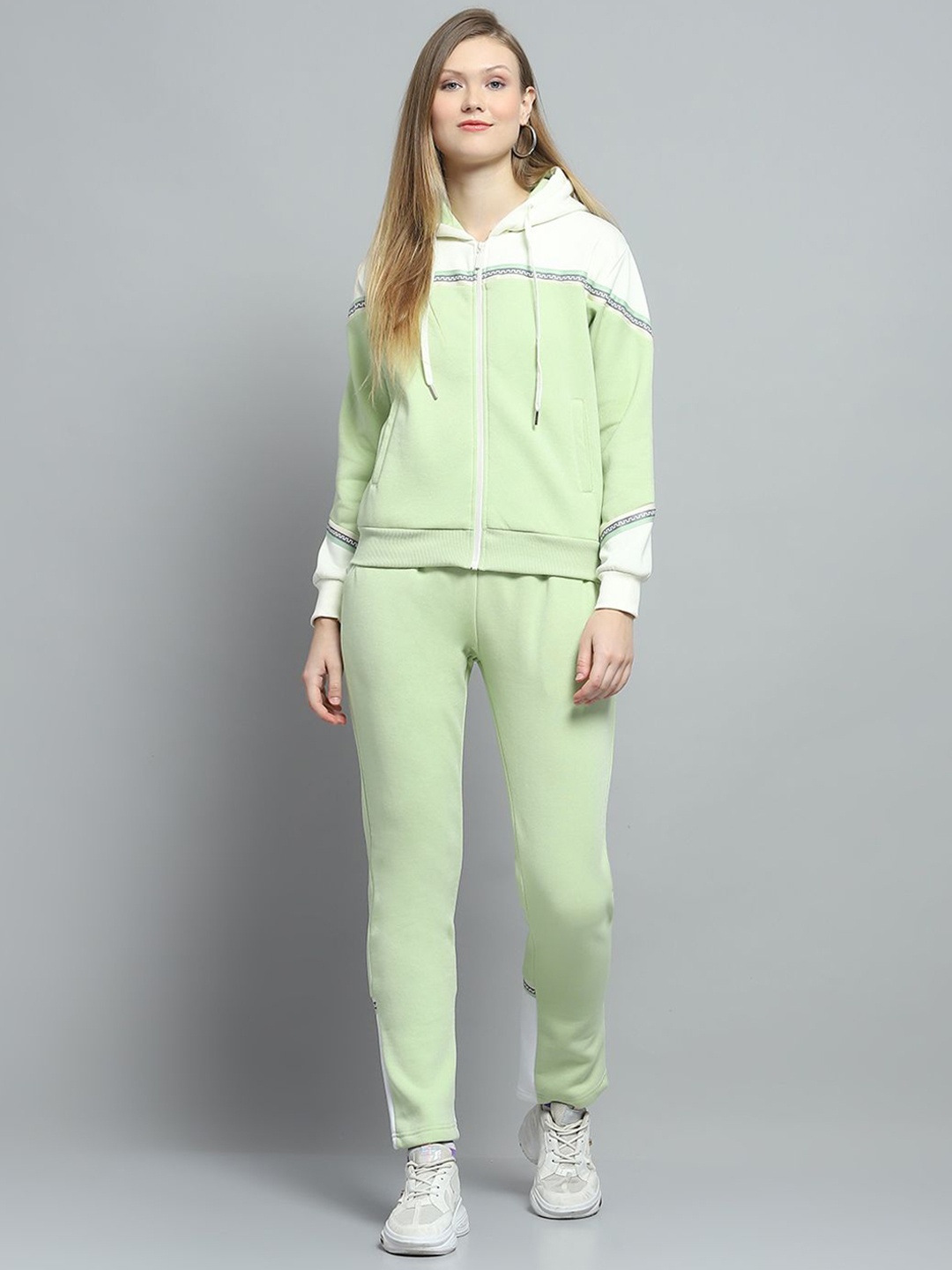 

Monte Carlo Women Colourblocked Hooded Tracksuits, Green