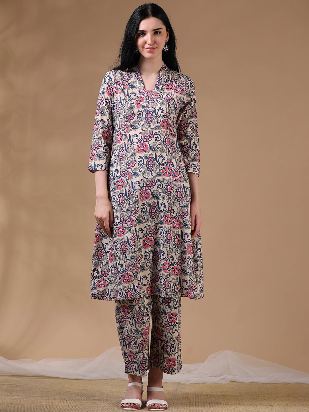 

Hassu's Floral Printed V-Neck Cotton A-Line Kurta, Cream