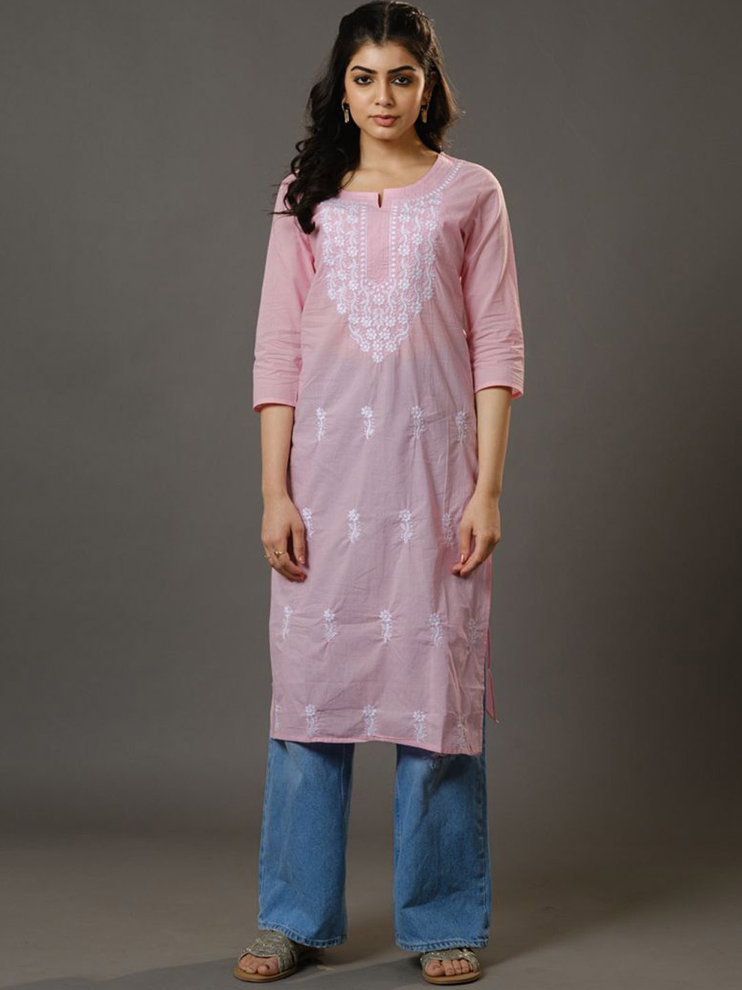 

Hassu's Floral Embroidered Thread Work Notch Neck Straight Kurta, Pink