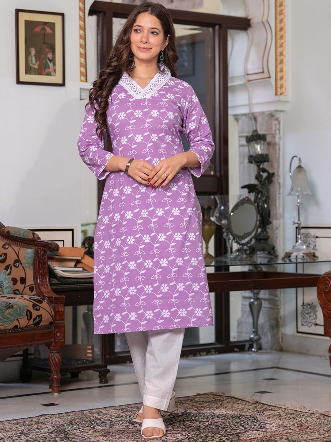 

PHYSIL Floral Printed V-Neck Pure Cotton Straight Kurta, Purple