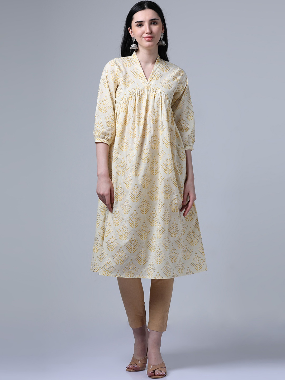 

Hassu's Floral Printed V-Neck A-Line Kurta, Cream