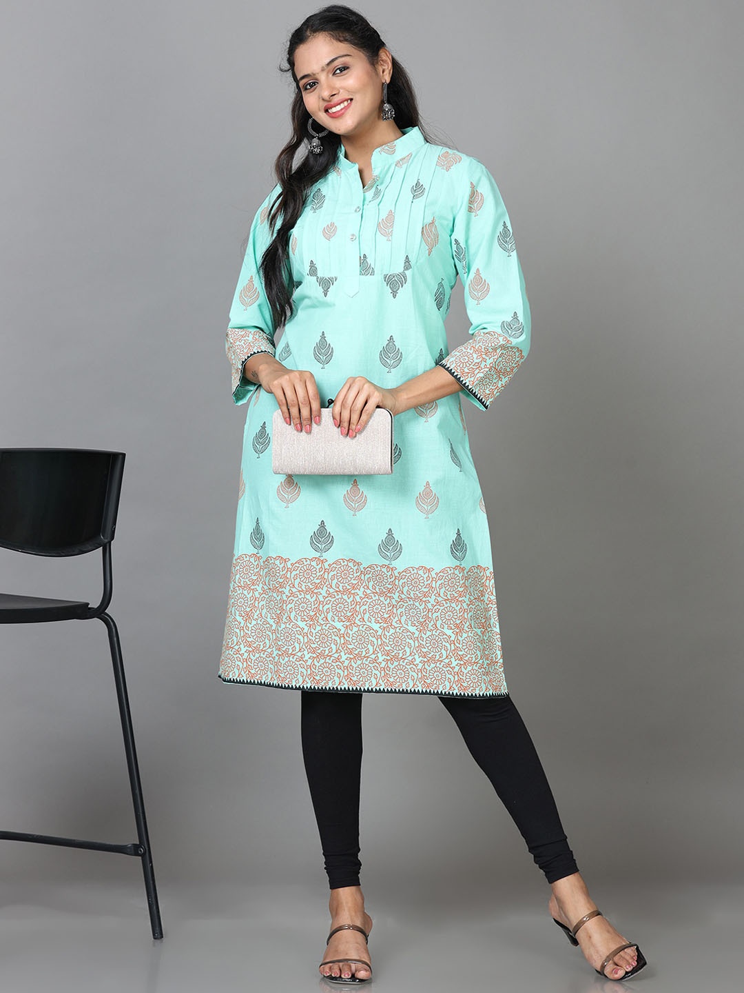 

Hassu's Floral Printed Mandarin Collar Straight Kurta, Green