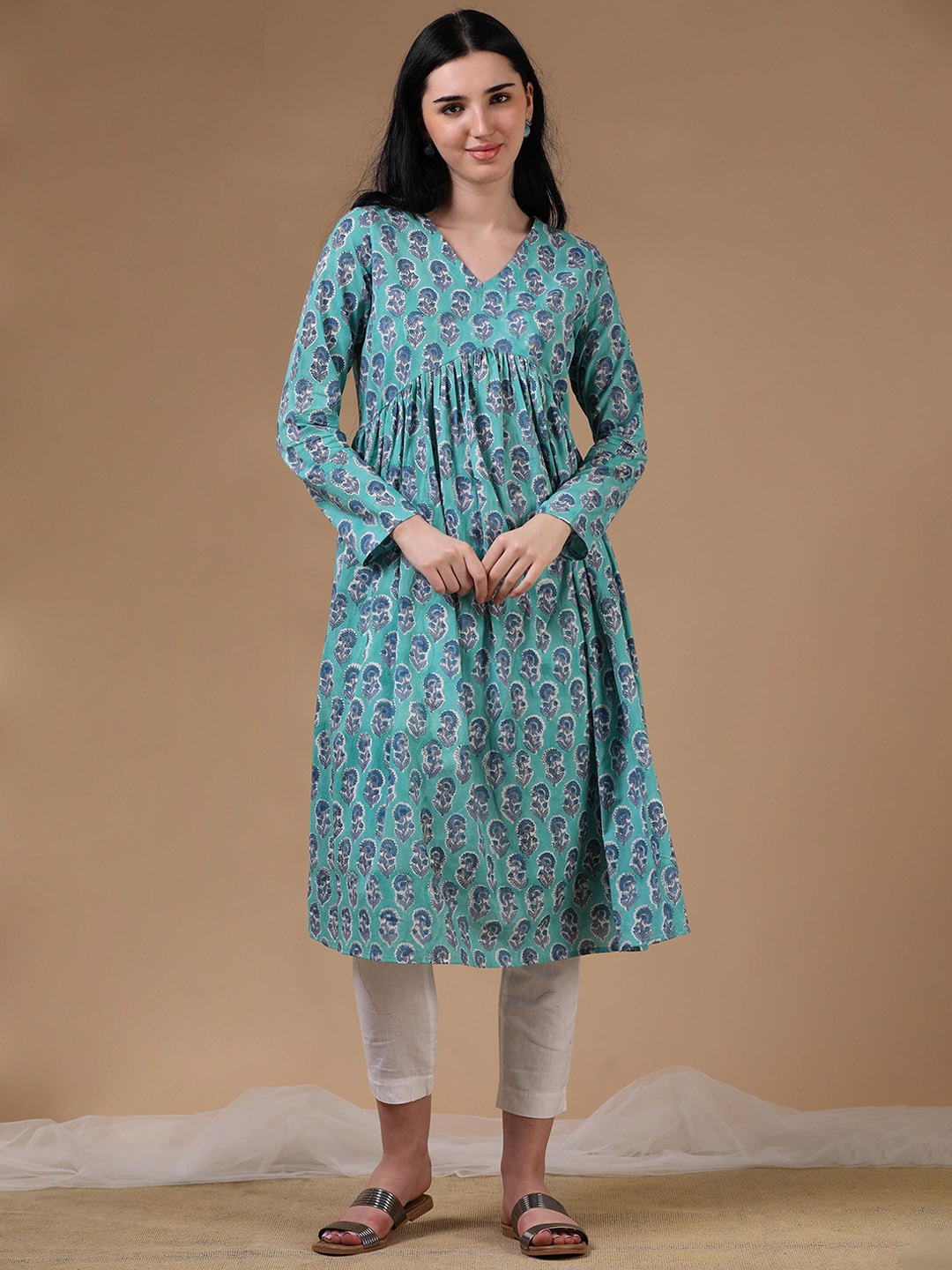 Hassu's Floral Printed V-Neck Anarkali Kurta, Green