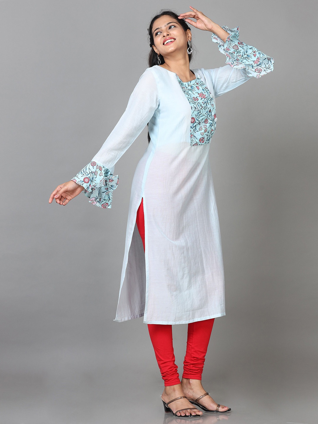 

Hassu's Women Floral Embroidered Thread Work Kurta, Blue