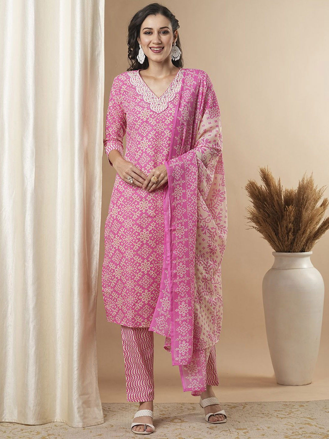 

FASHOR Ethnic Motifs Printed Straight Pure Cotton Kurta With Trousers And Dupatta, Pink