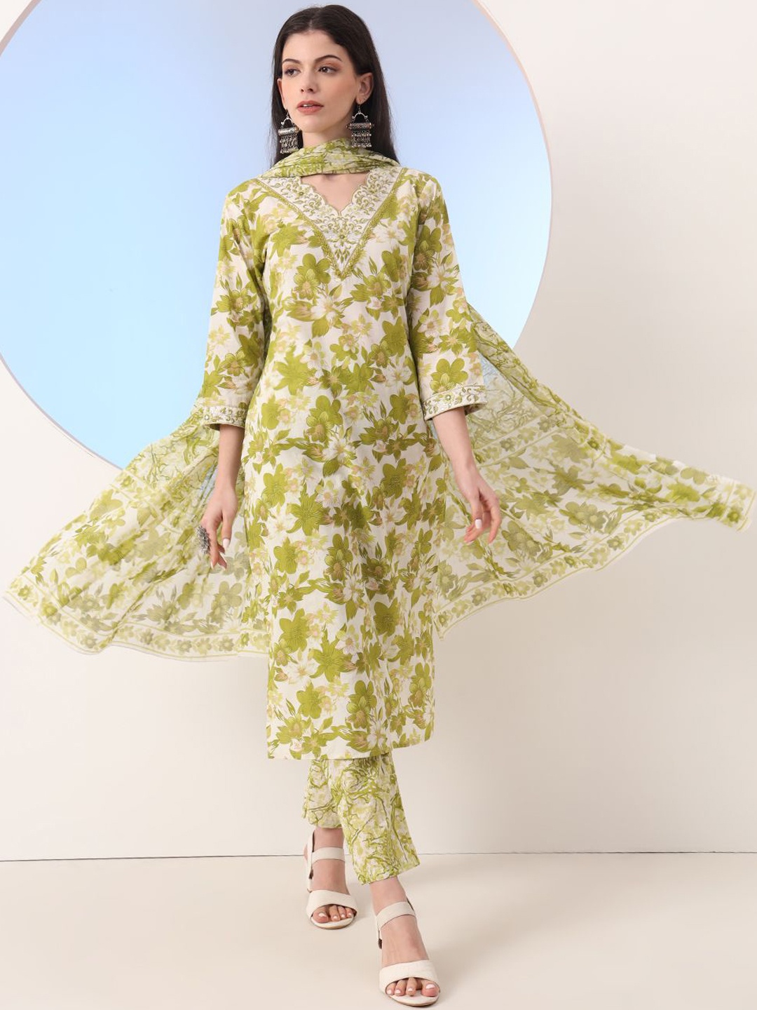 

Yufta Floral Printed Pure Cotton V-Neck Straight Kurta With Trousers And Dupatta, Green