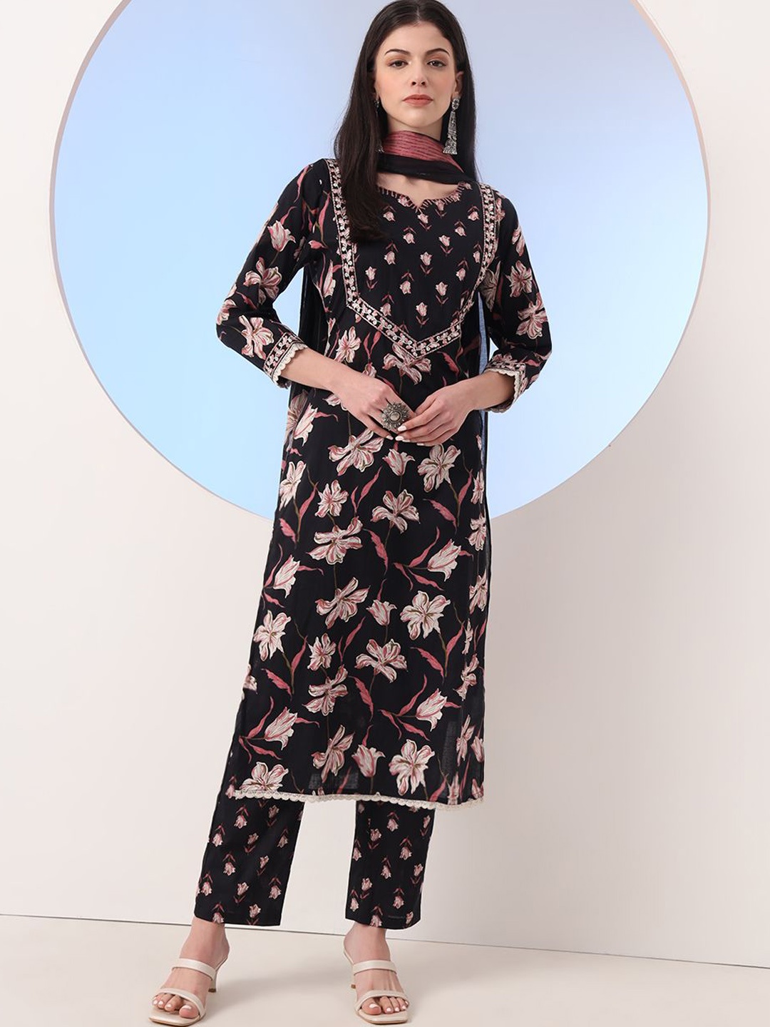 

Yufta Floral Printed Pure Cotton Notch Neck Straight Kurta With Trousers And Dupatta, Black