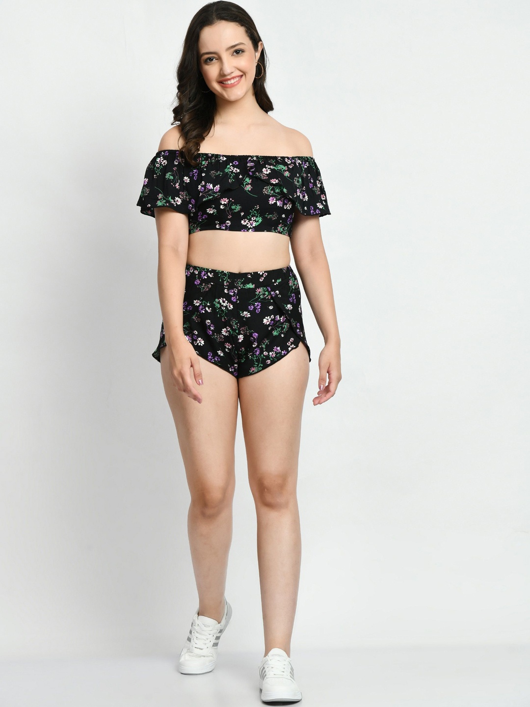 

COATTIRE Floral Printed Off Shoulder Top & Shorts, Black