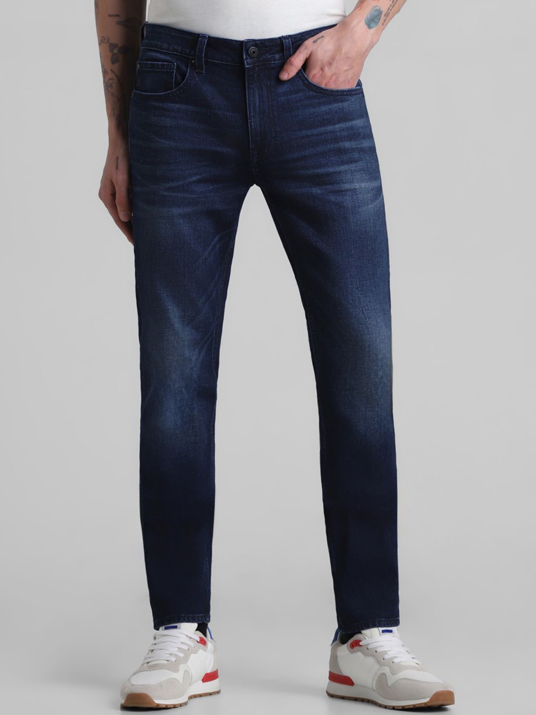 

Jack & Jones Men Low-Rise Cotton Light Fade Slim Fit Jeans, Blue