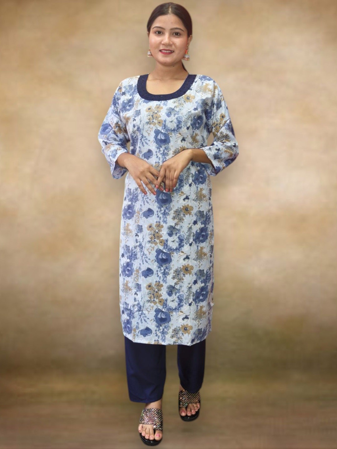 

Ayukti Floral Printed Pure Cotton Straight Kurta With Trousers, Blue