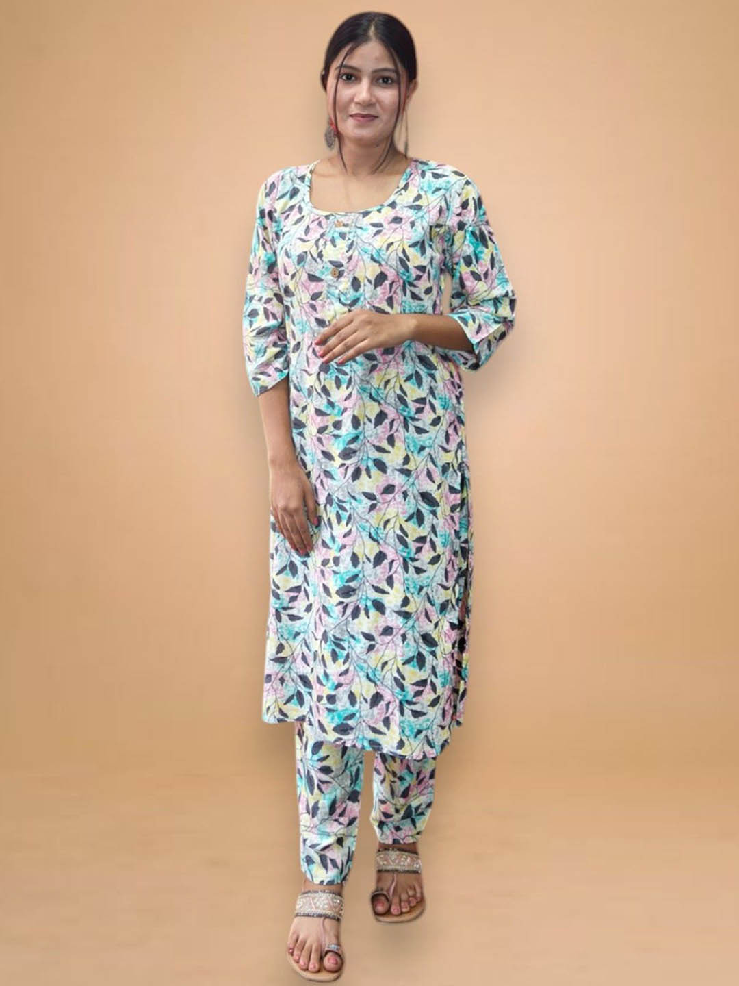 

Ayukti Floral Printed Pure Cotton Straight Kurta With Trousers, White