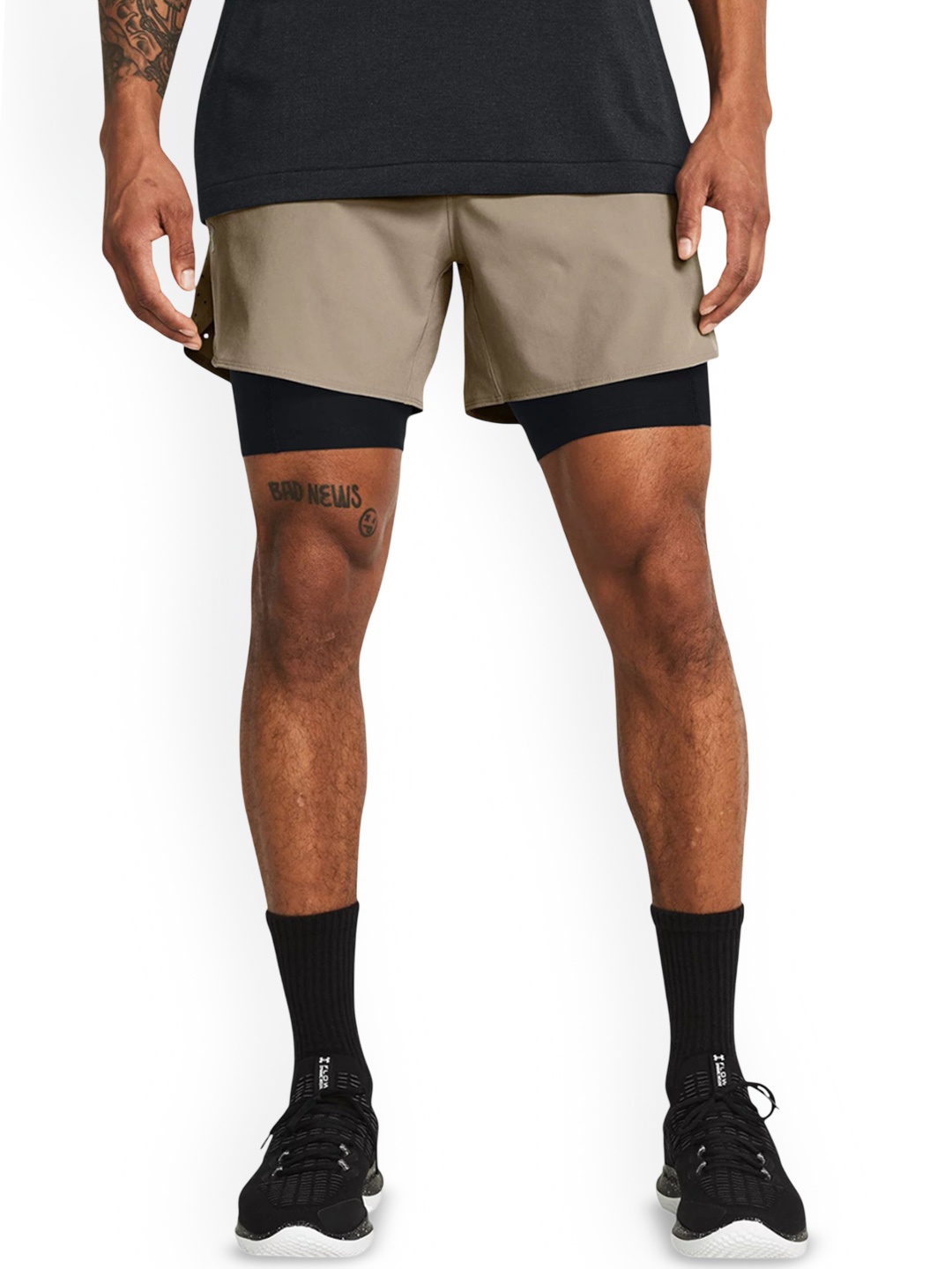 

UNDER ARMOUR Men UA Peak Woven 2-in-1 Shorts, Brown