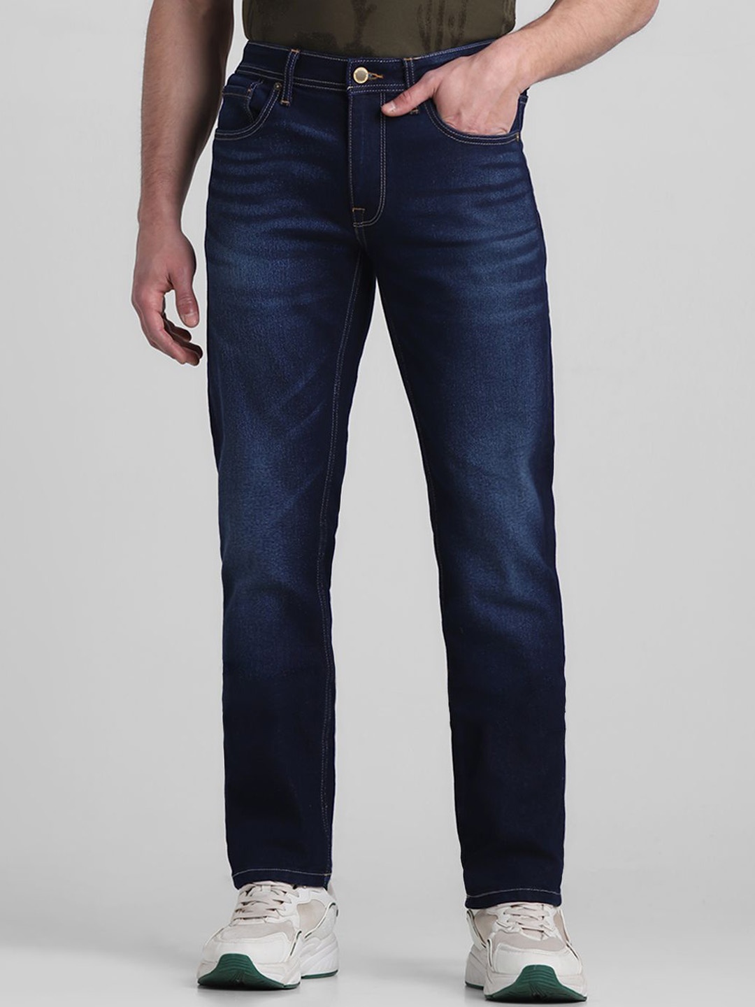 

Jack & Jones Men Low-Rise Light Fade Crinkle Stretchable Jeans, Blue