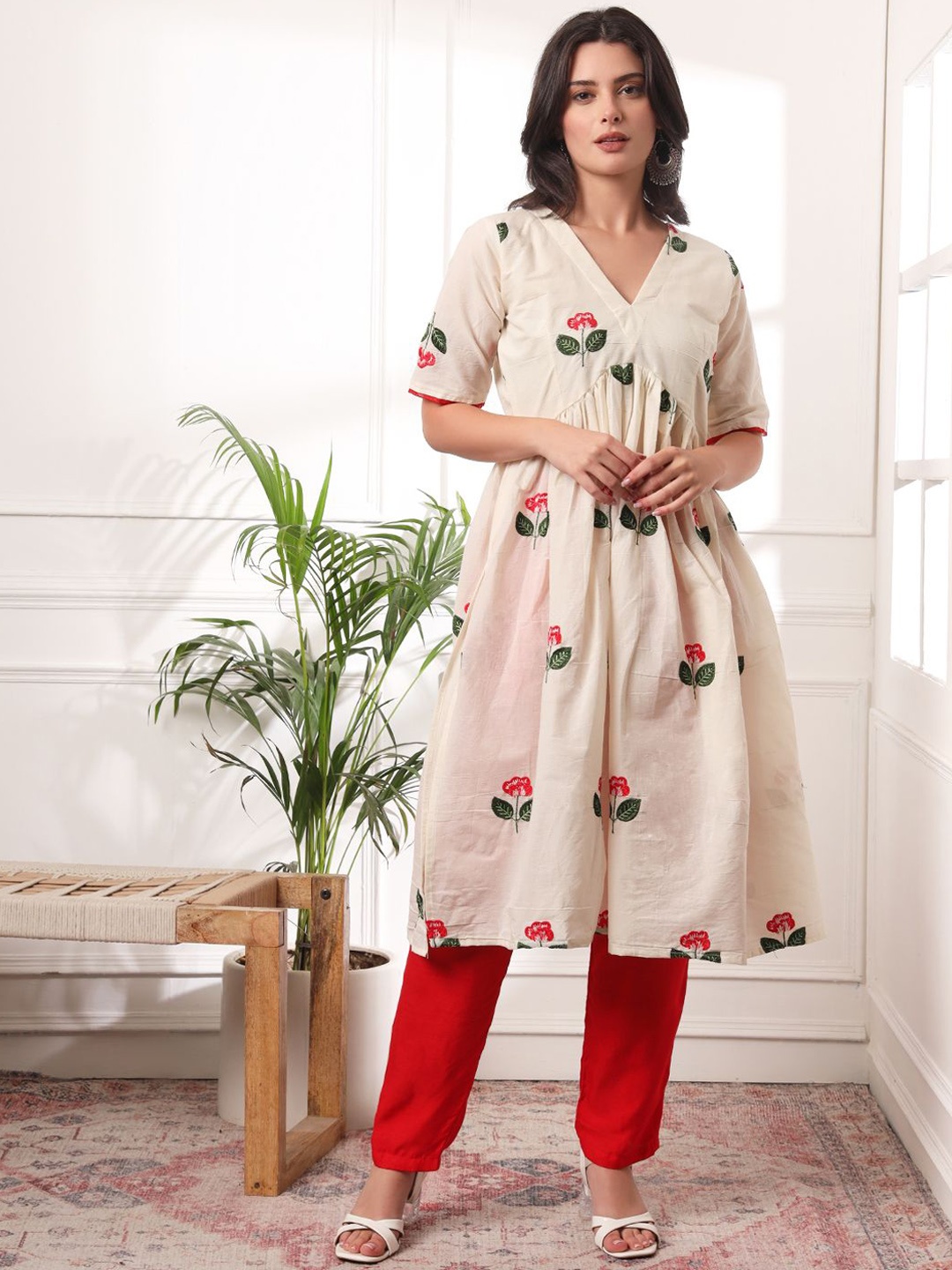 

PRENEA Floral Embroidered Empire Pure Cotton A-Line Kurta With Trousers, Cream