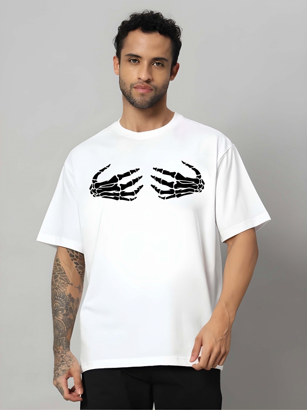 

KAIDO Men Graphic Printed Round Neck Pure Cotton Relaxed Fit T-shirt, White