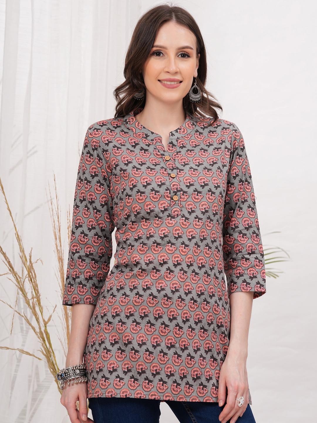

Vilgi Women Floral Printed Mandarin Collar Pure Cotton Kurti, Grey