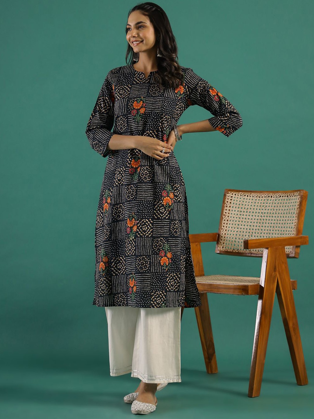 

RangDeep Bandhani Printed Notch Neck Cotton Straight Kurta, Black