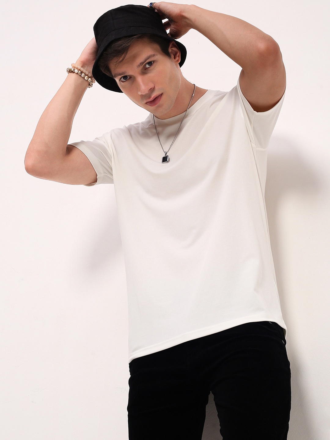 

SHOWOFF Men Solid Round Neck Cotton Relaxed Fit T-shirt, White