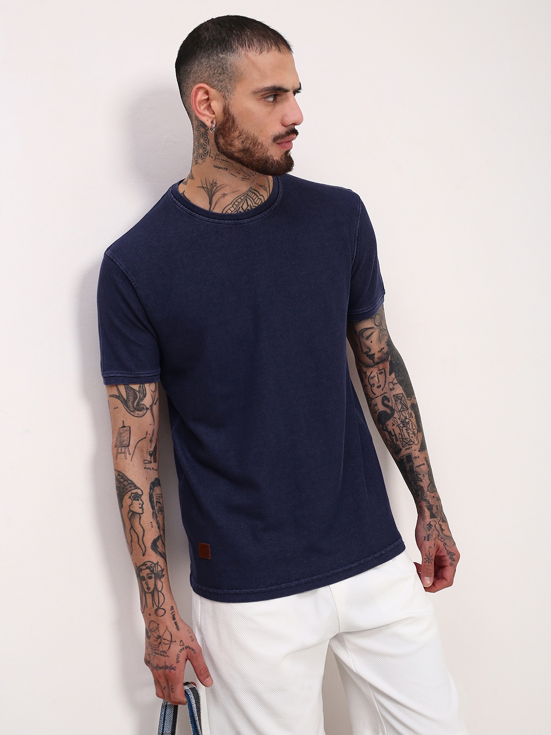 

SHOWOFF Men Solid Round Neck Slim Fit Cotton T-shirt, Navy blue