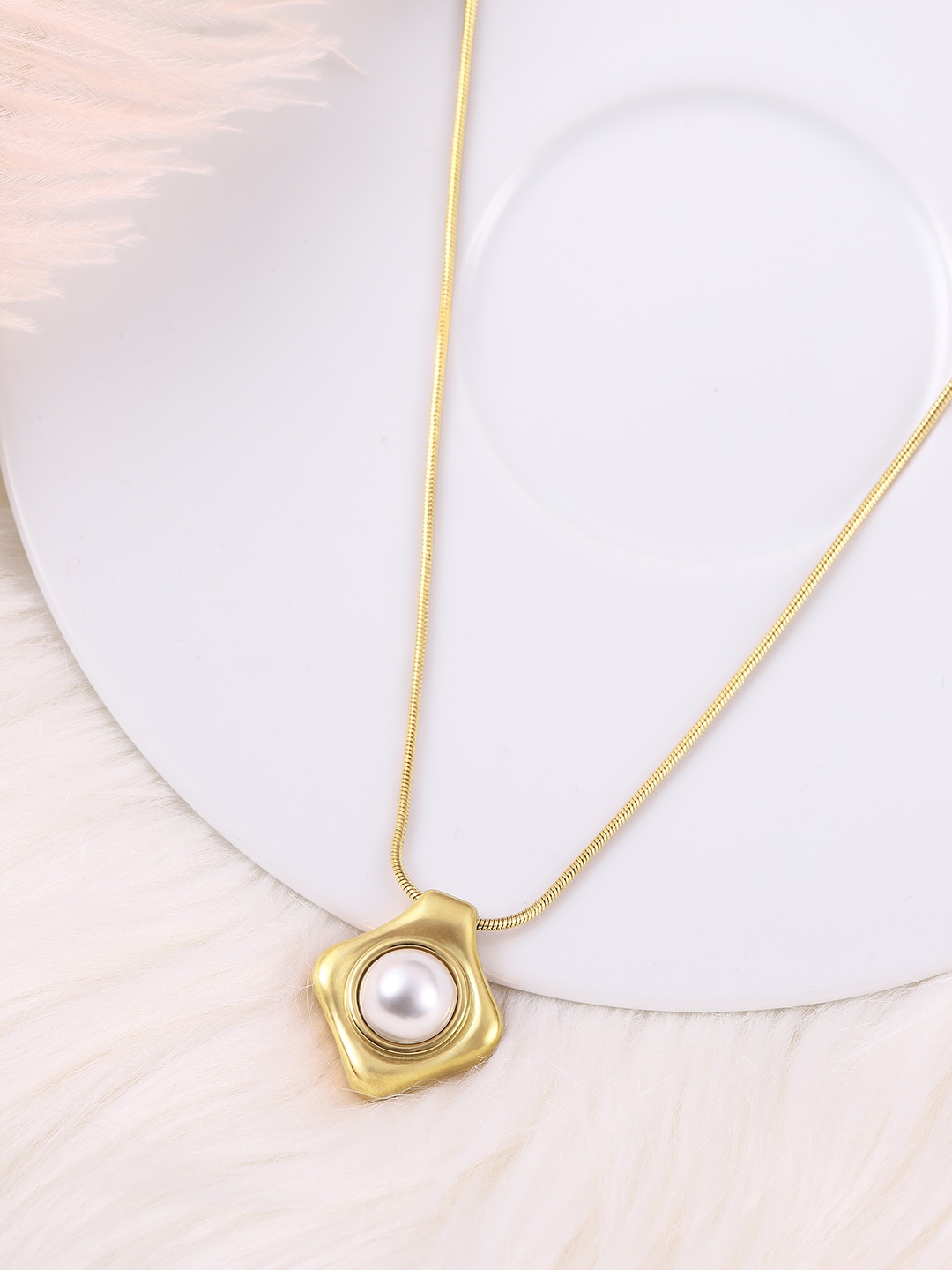 

DressBerry Diamond Shaped Beaded Pendent With Chain, Gold