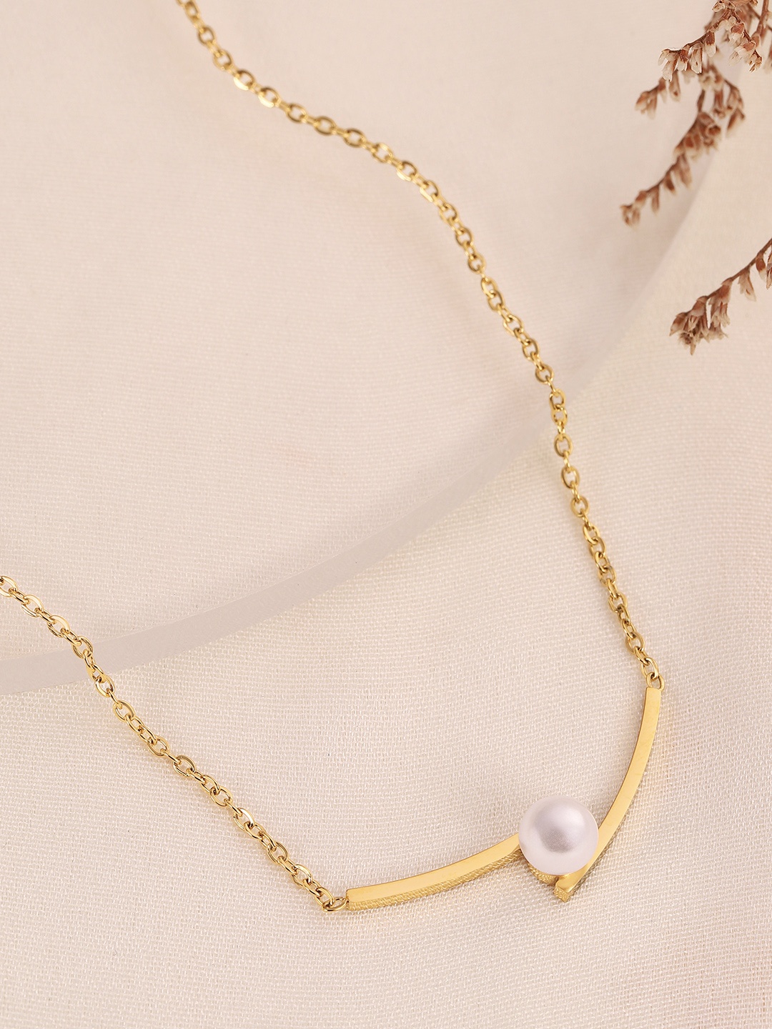 

DressBerry Gold Toned Chain