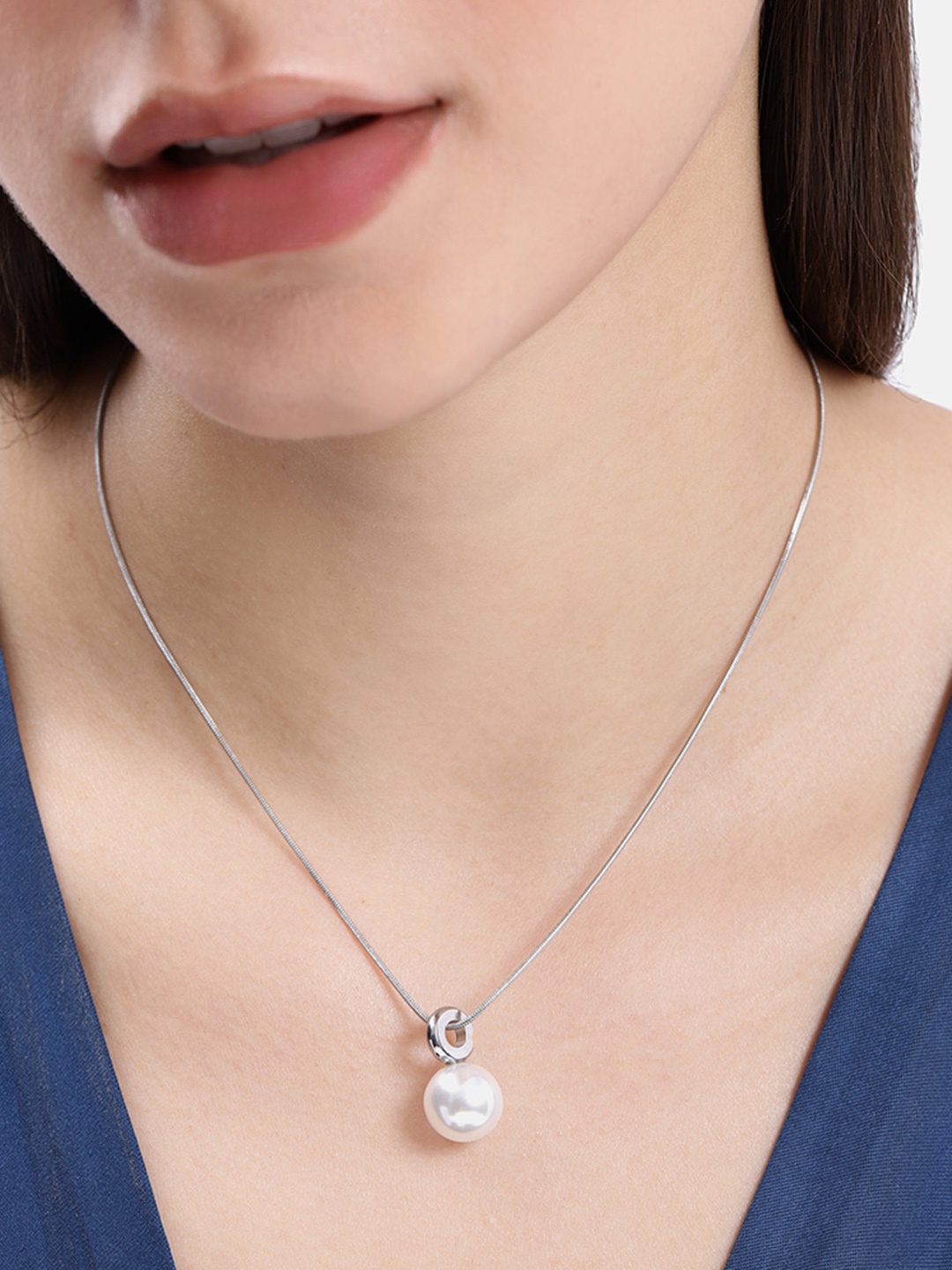 

DressBerry Silver Toned Chain