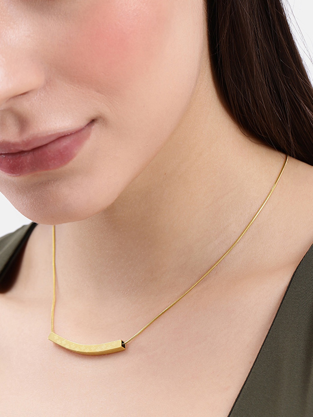 

DressBerry Geometric Shape Pendants with Chain, Gold