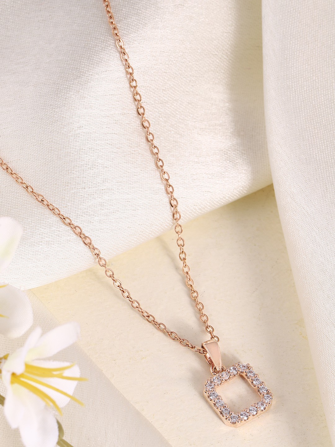 

DressBerry Rose Gold Toned Chain and Pendant