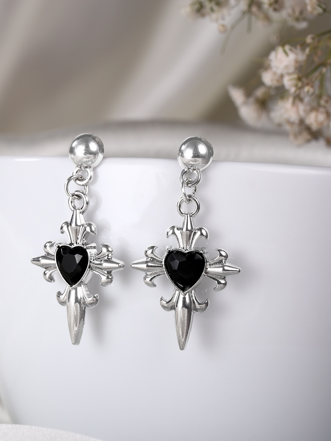 

DressBerry Contemporary Drop Earrings, Silver