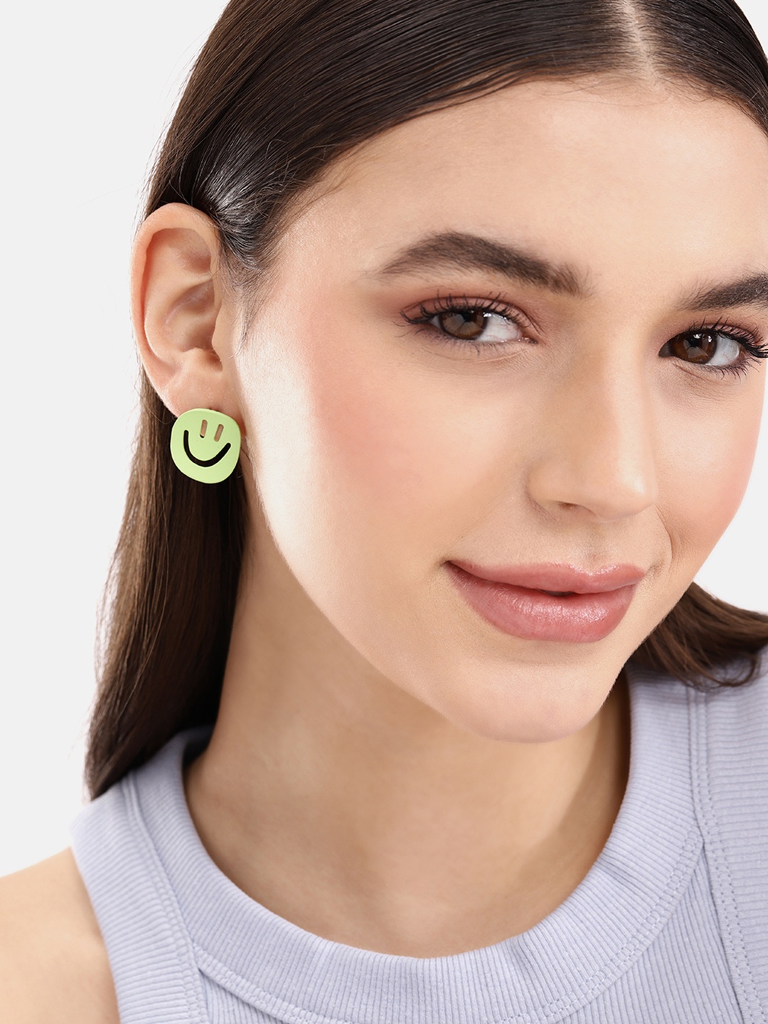 

DressBerry Circular Smiley Studs Earrings, Green