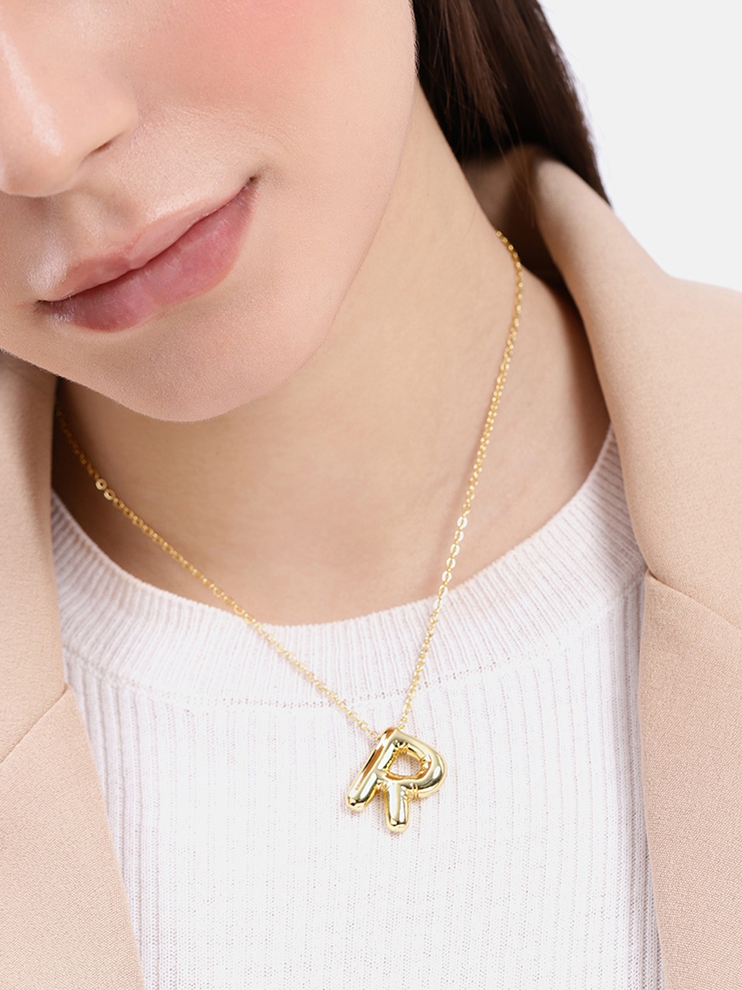 

DressBerry R-Alphabet Pendent With Chain, Gold