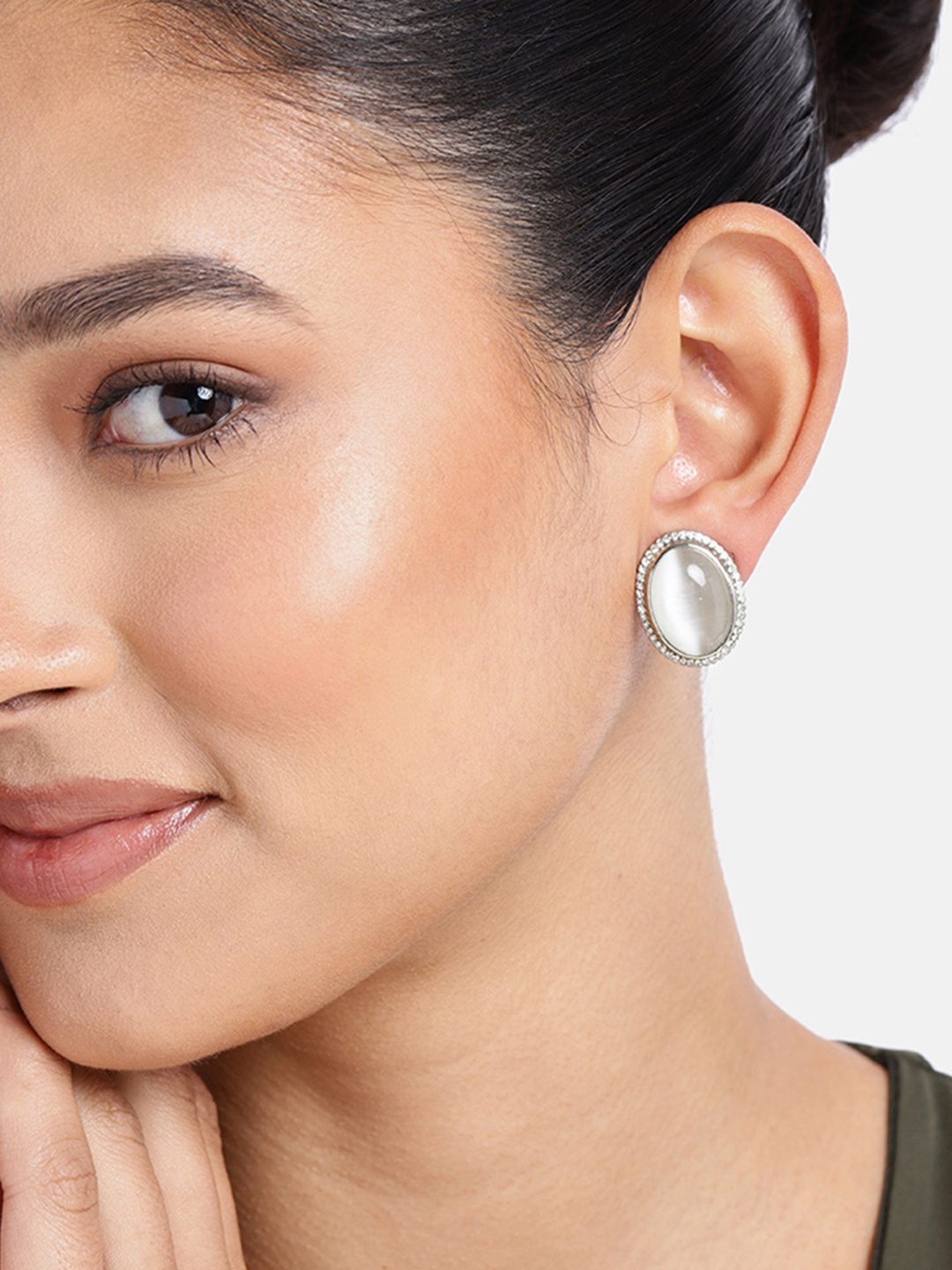 

DressBerry Oval Studs Earrings, Silver