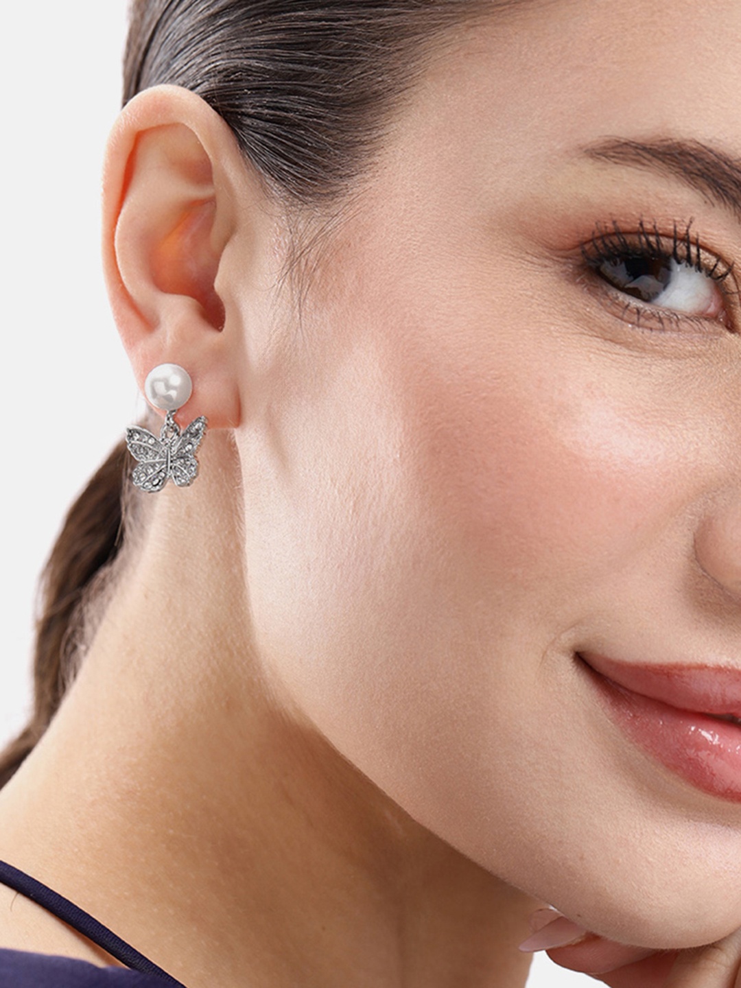 

DressBerry Contemporary Drop Earrings, Silver