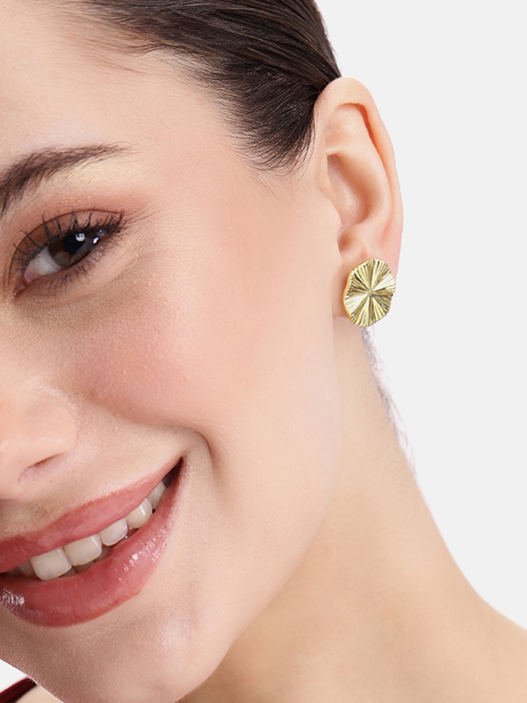 

DressBerry Circular Studs Earrings, Gold
