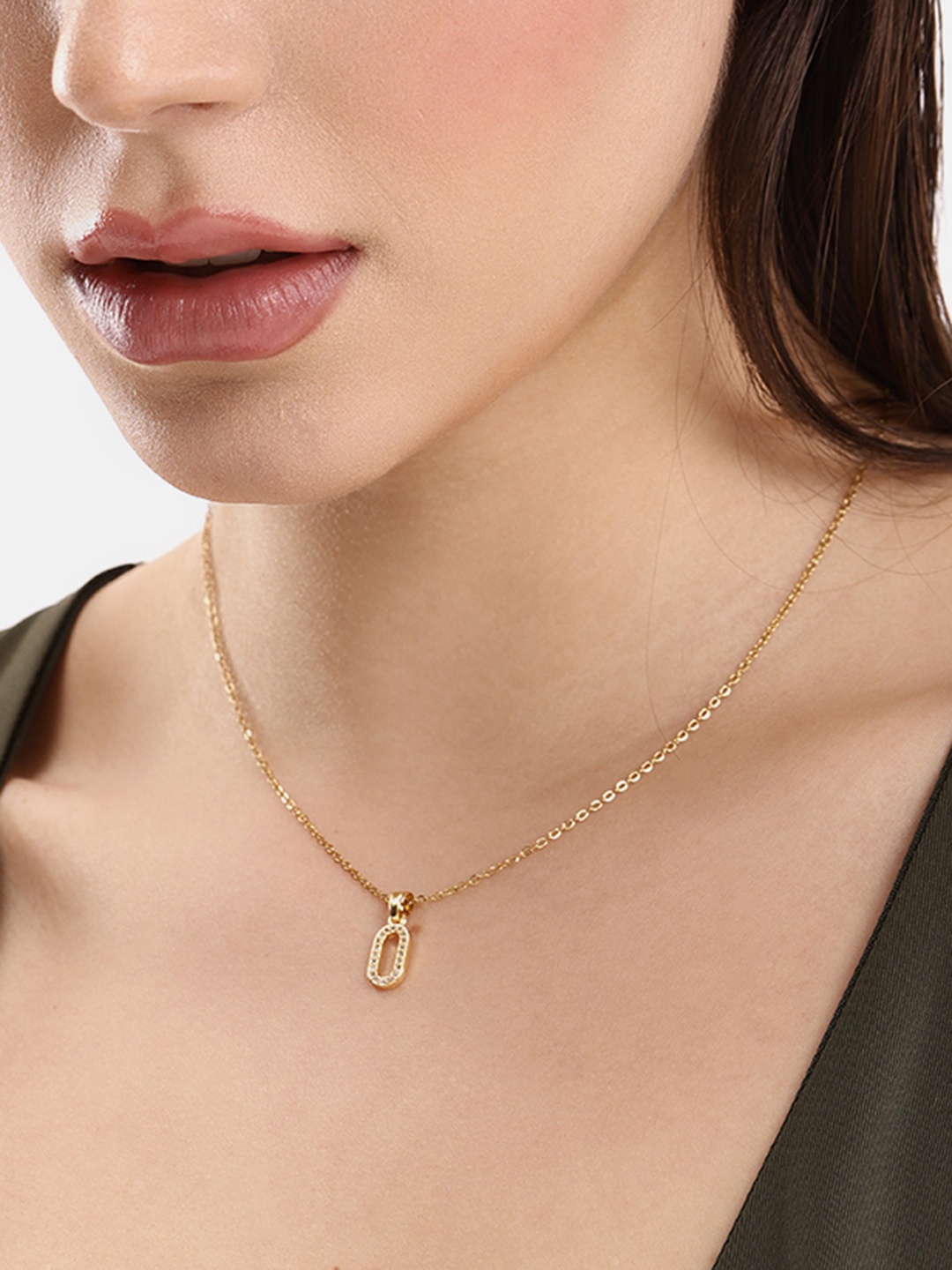 

DressBerry Stone-Studded Circular Shaped Pendent With Chain, Gold