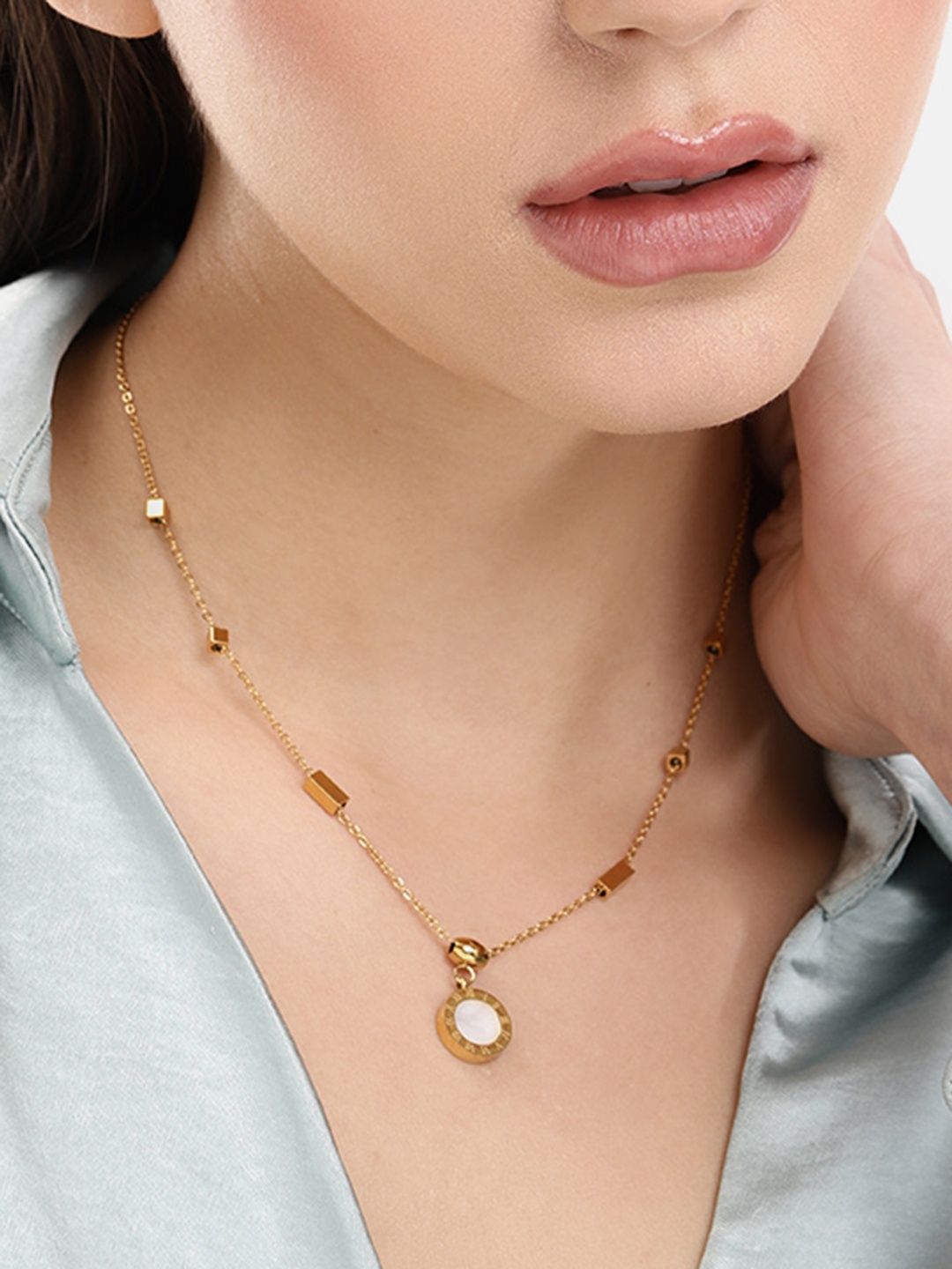 

DressBerry Circular Shape Chain Necklace, Gold