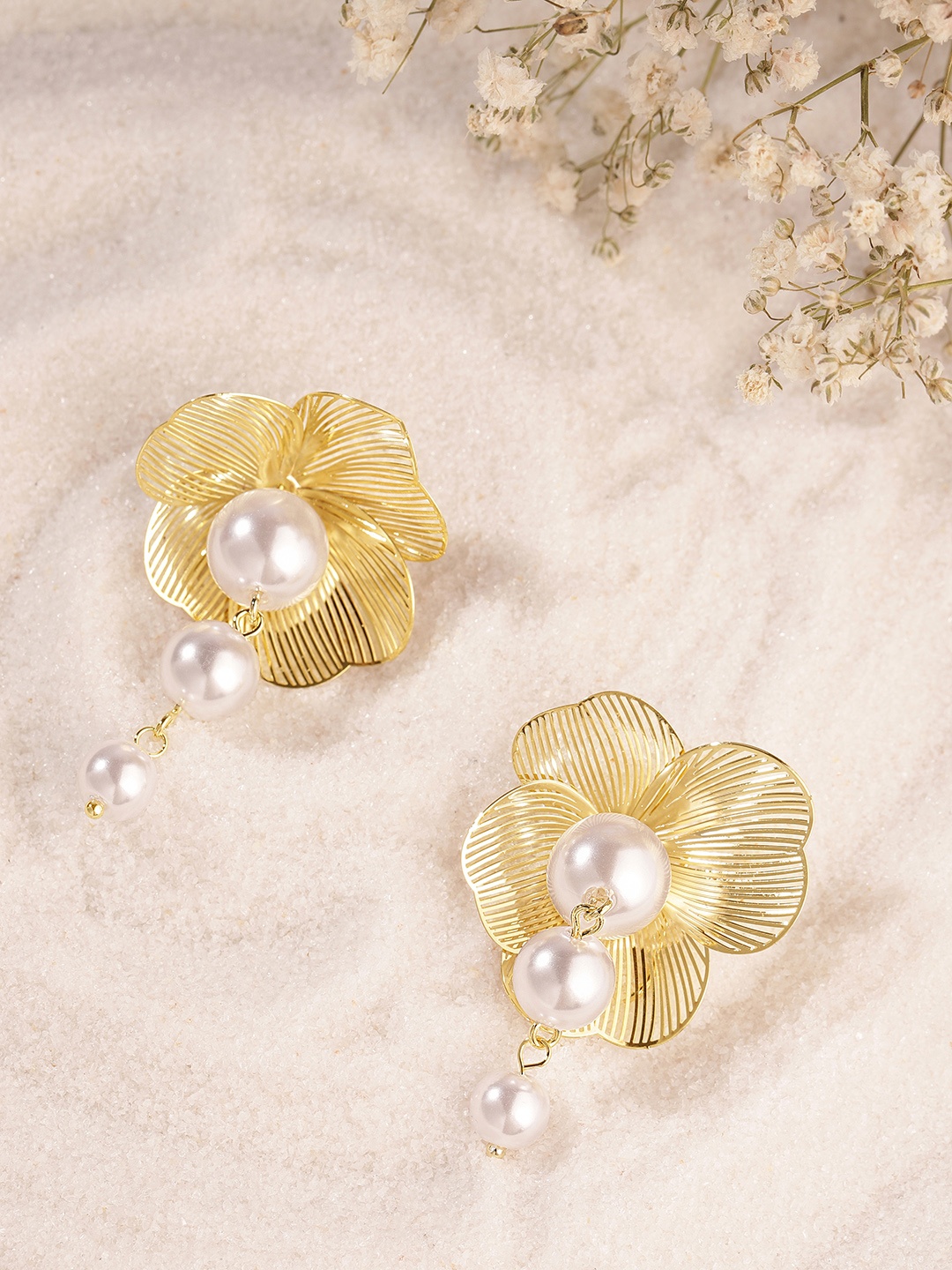 

DressBerry Contemporary Drop Earrings, Gold