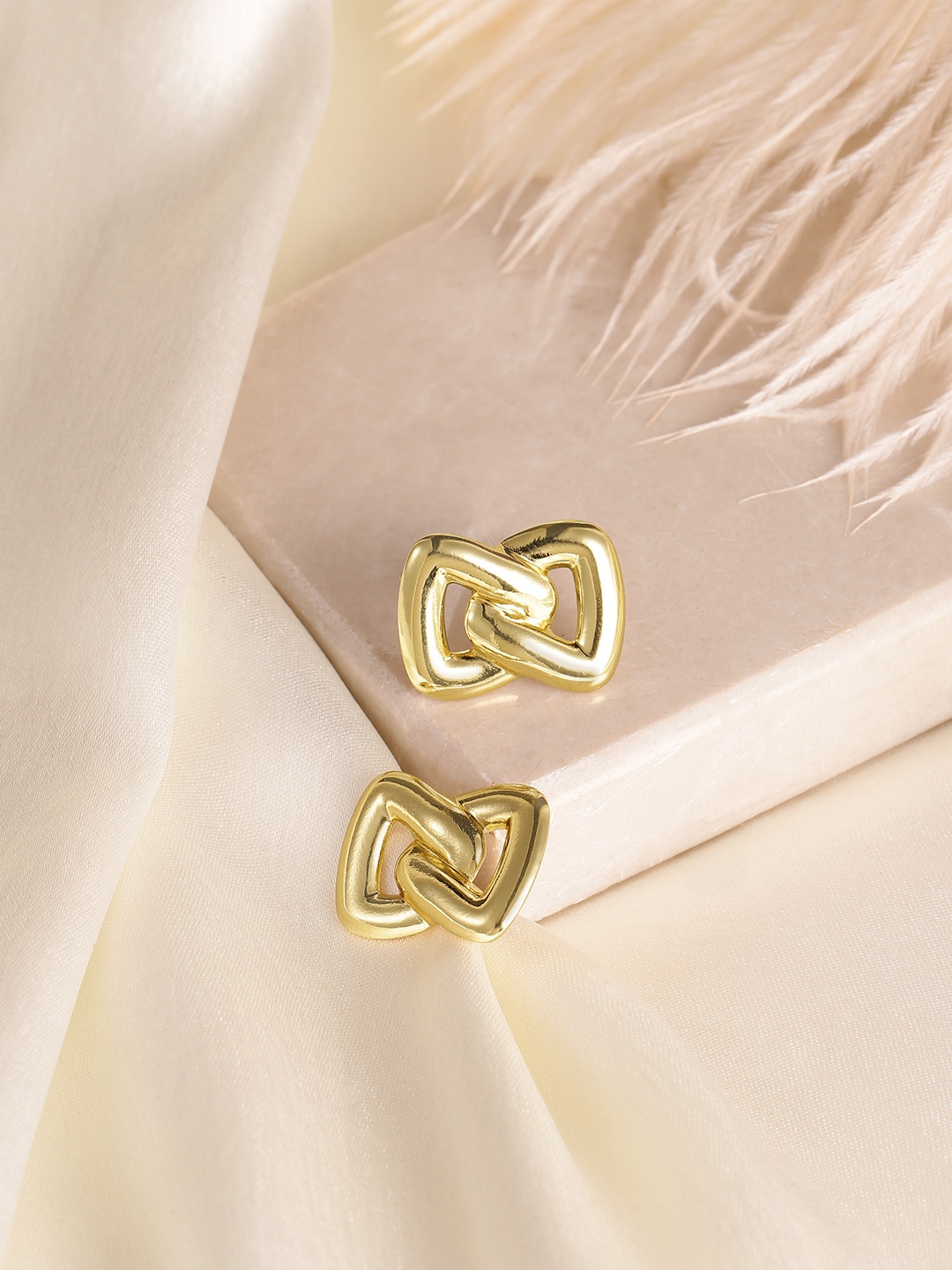 

DressBerry Contemporary Studs Earrings, Gold