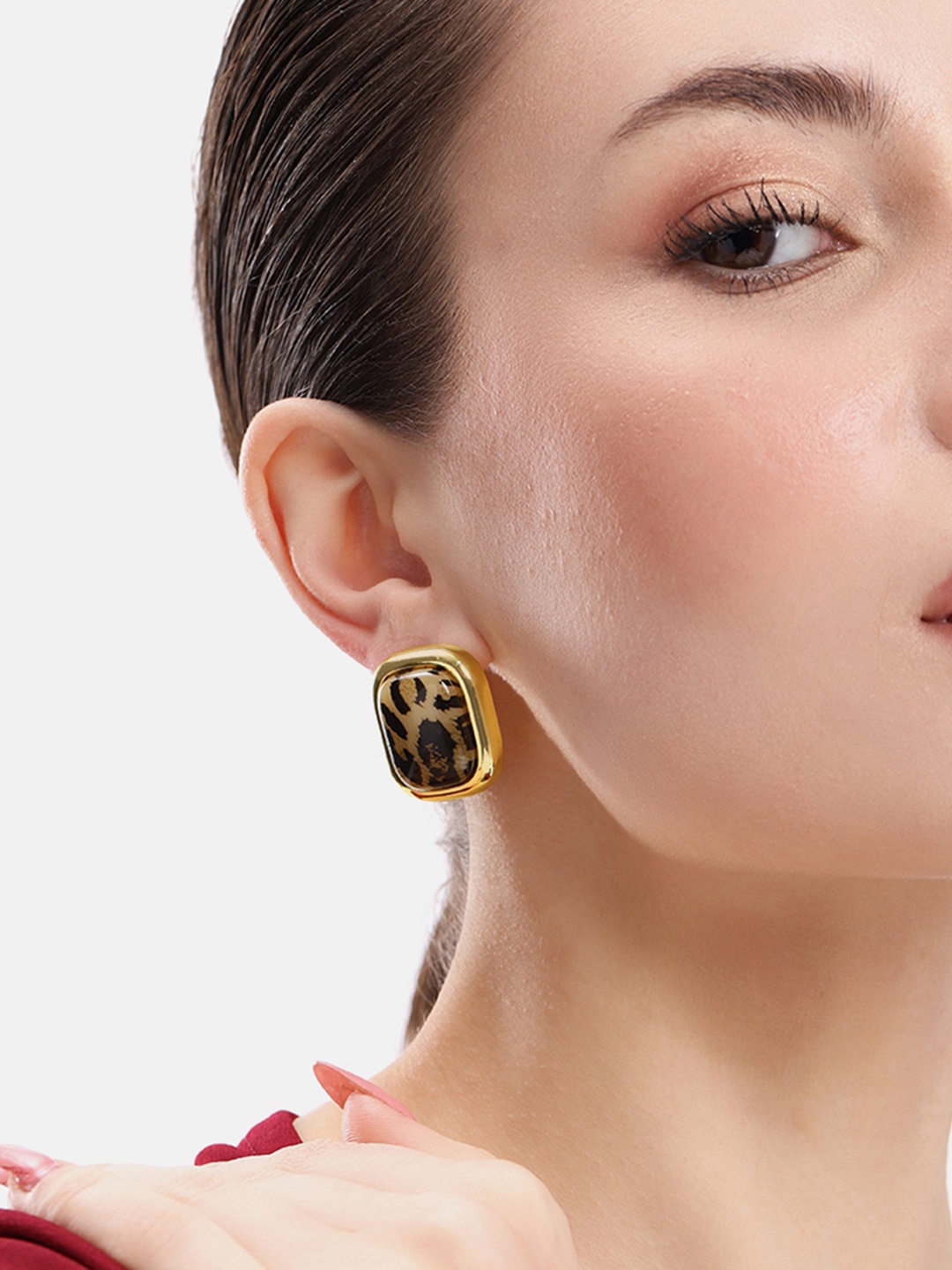 

DressBerry Stone-Studded Square Studs Earrings, Gold